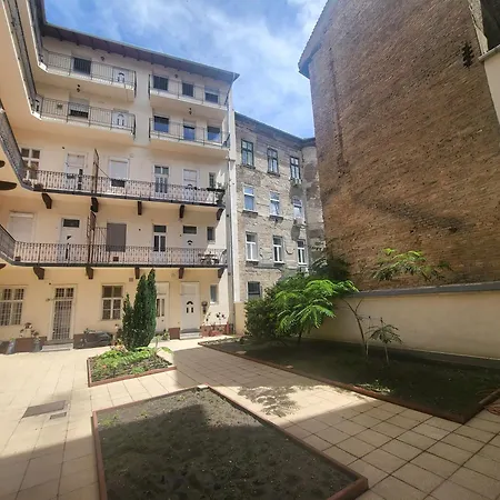 Rottenbiller Gardens 2